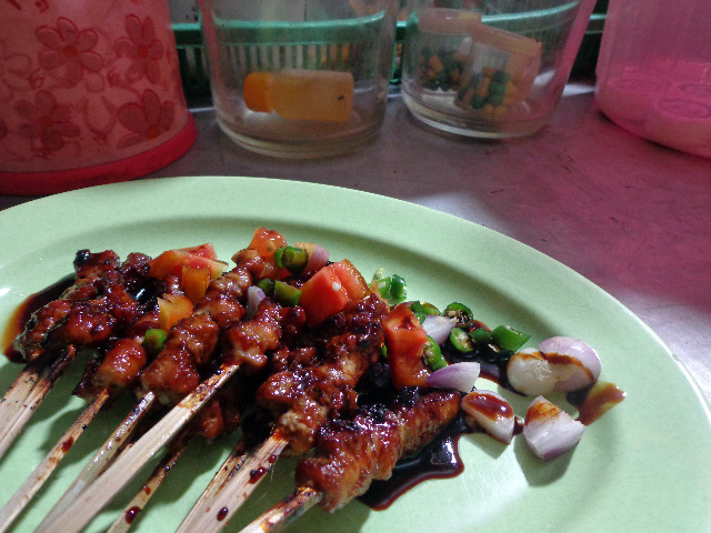 Jakarta - Sate Ular & Who Knows